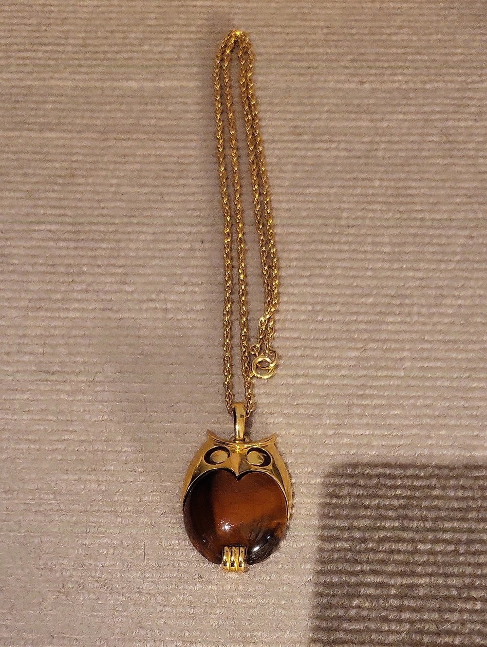 Vintage Crown Trifari Brown & Gold Tone Owl Pendant Necklace 28"